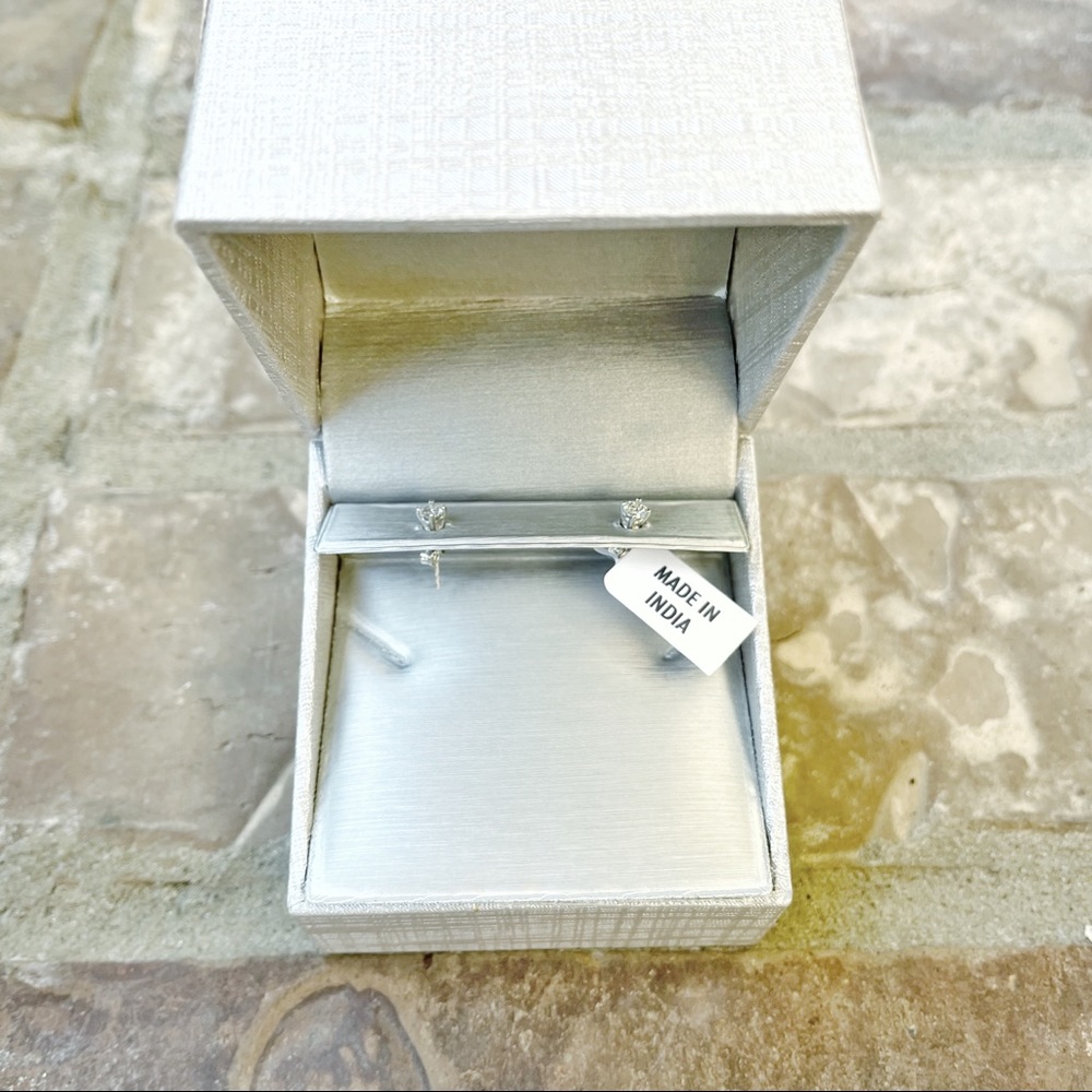 NWT Zales Diamond Solitaire Stud Earrings 10k White Gold